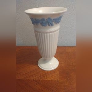 Vintage Wedgewood footed vase